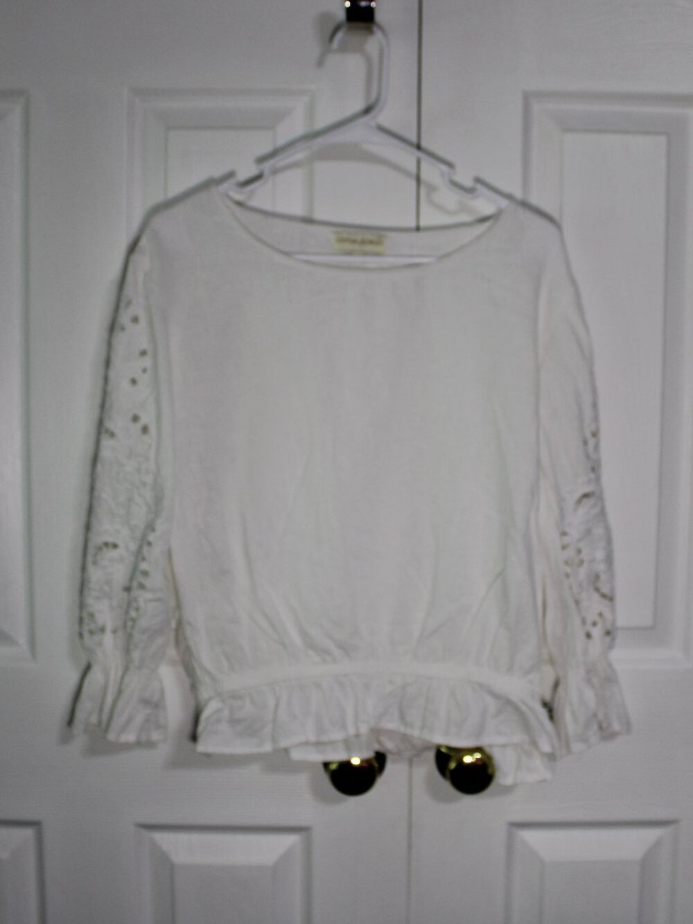 Cynthia Rowley White Linen Blend Blouse Featuring Eyelet Lace Embroidered Sleeve